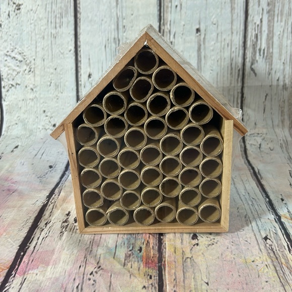 Bee / Bug Hotel - Picture 1 of 5